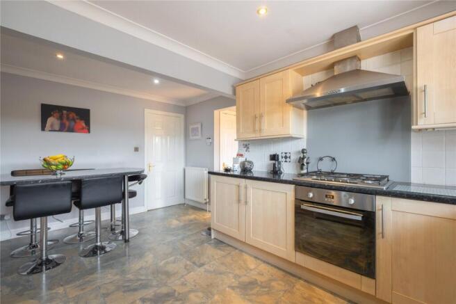 4 bed Detached for sale Image 10