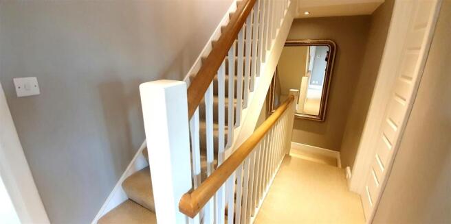 FIRST FLOOR LANDING: