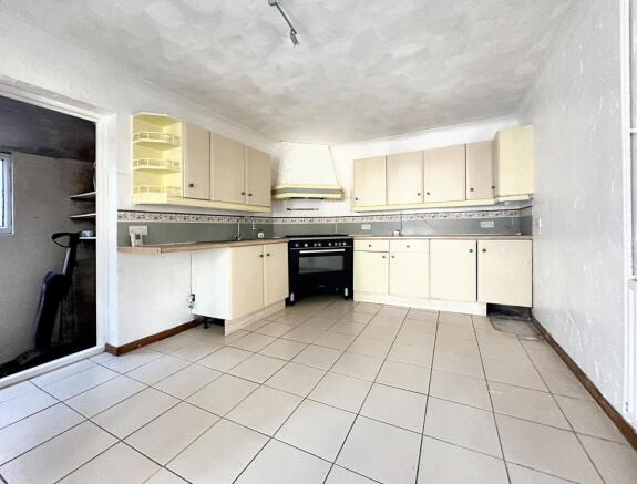 Crescent Drive South, Brighton, BN2 6RA photo 4