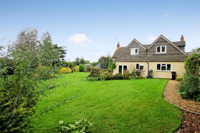 Garden & Rear Aspect
