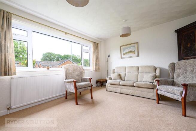 4 bed Bungalow for sale Image 7