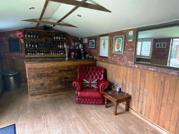 BAR/STUDIO