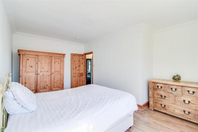 2 bed Semi-Detached for sale Image 7