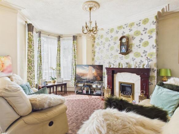 Living Room/Dining Room