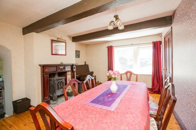 7 bed Detached for sale Image 8