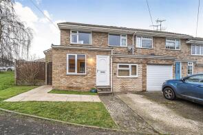 8, Greenhaven, Yateley GU46 6NA
