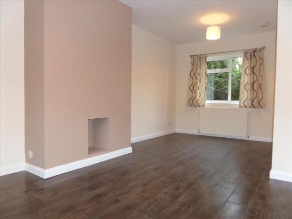 LOUNGE/DINING ROOM