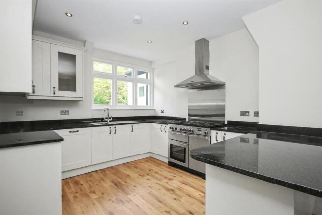 18 Highlands Kitchen use.JPG