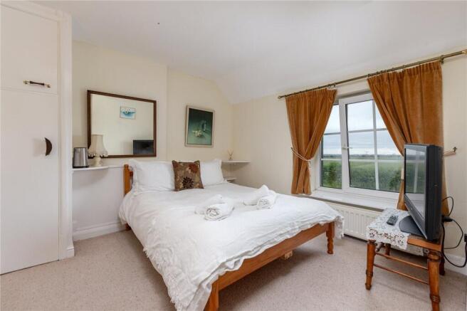 7 bed Detached for sale Image 10