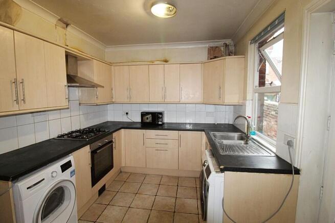 3 bed Terraced for sale Image 6
