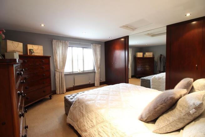 master bedroom 1.JPG
