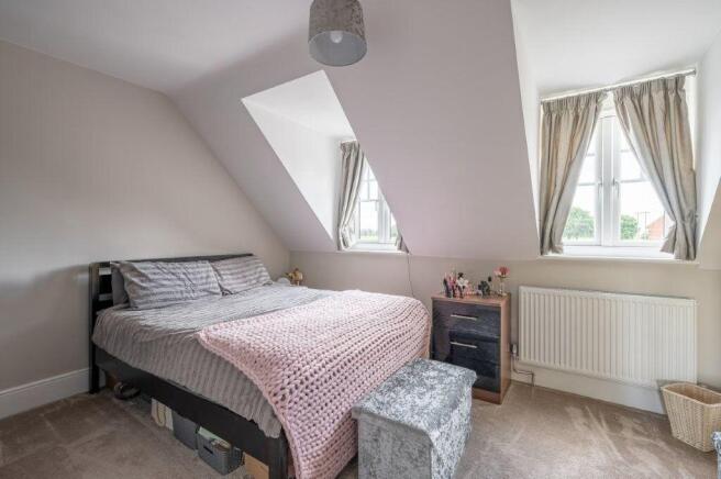 6 bed Detached for sale Image 10