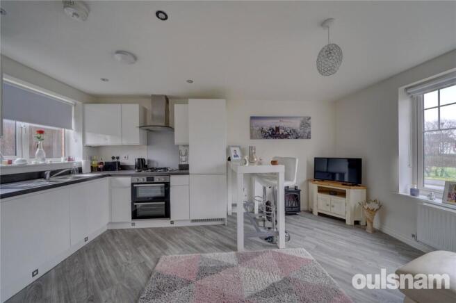 Bluebell Close, Droitwich, Worcestershire, WR9 photo 4