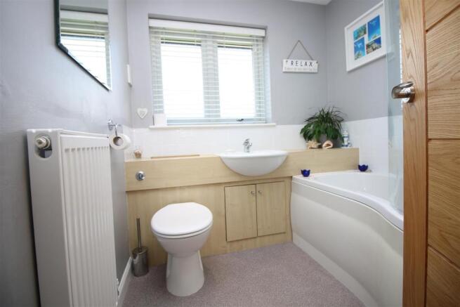 En-Suite Bathroom