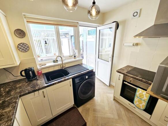 2 bed Semi-Detached Bungalow for sale Image 6