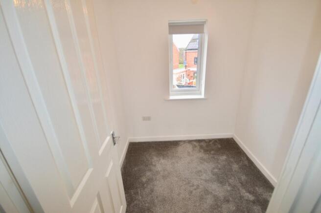 2 bed Semi-Detached to rent Image 8