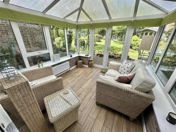 4 bed Detached for sale Image 10