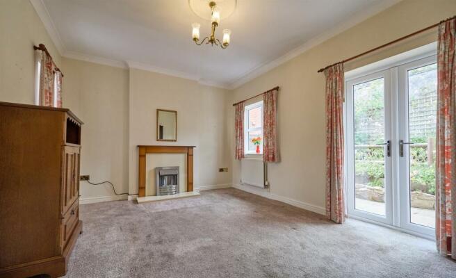 LOUNGE DINING ROOM TO REAR