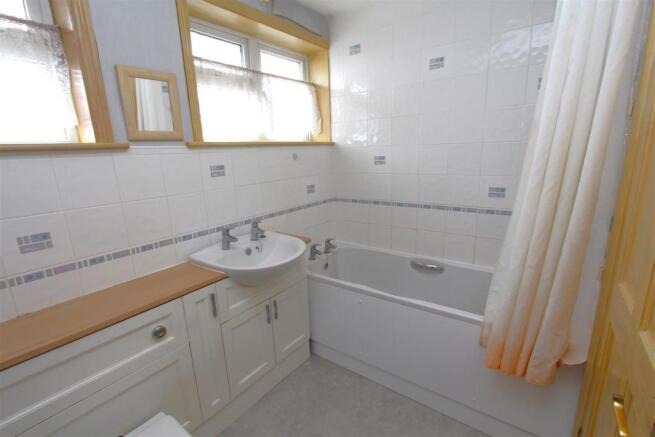 Bathroom.JPG