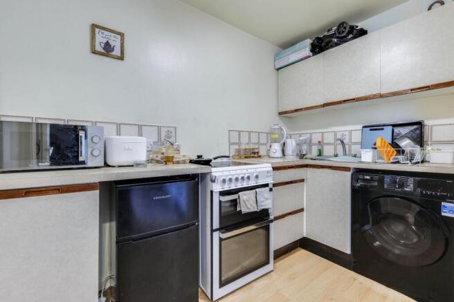 2 bed Flat for sale Image 7
