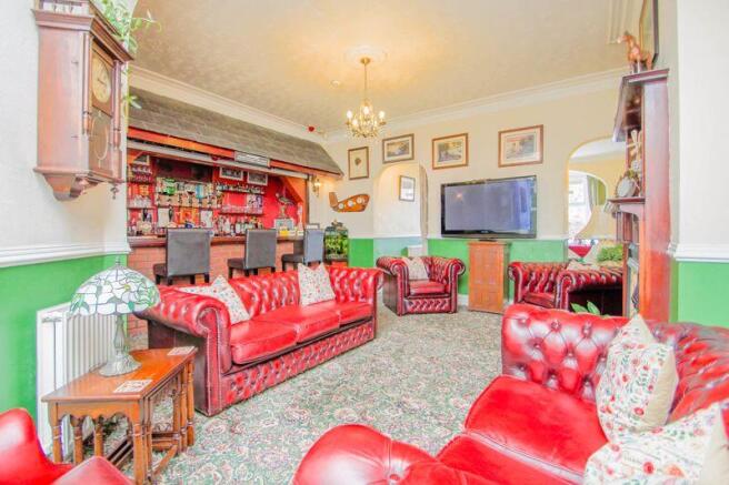 7 bed Semi-Detached for sale Image 6