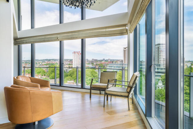 Far Reaching Views and 5m+ ceilings