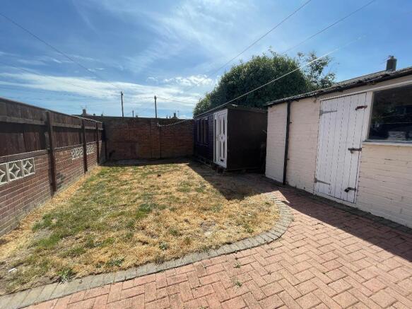 3 bed Terraced to rent Image 12