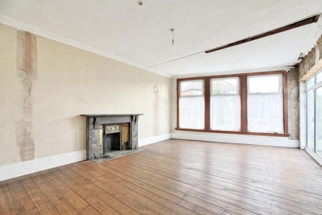 6 bed Semi-Detached for sale Image 8