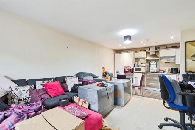 2 bed Apartment for sale Image 8