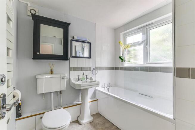 8 Bathroom.jpg