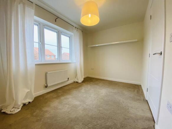 2 bed Semi-Detached to rent Image 9