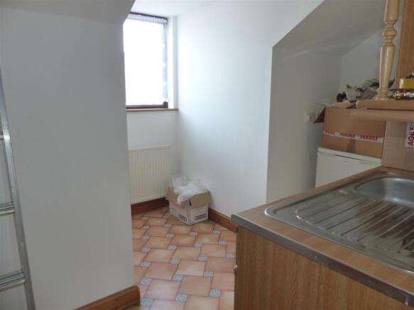 KITCHENETTE 2.JPG