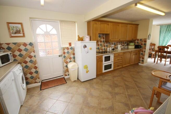 Kitchen/ Breakfast 2