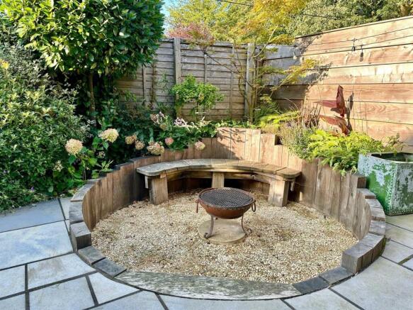 NEW REAR GDN 3.jpg