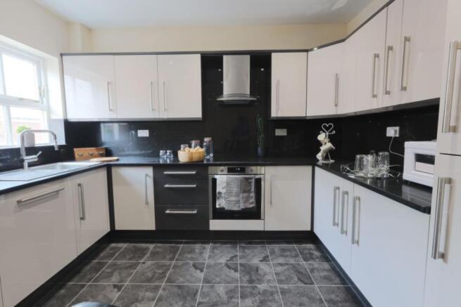 17 bed Block of Apartments for sale Image 10
