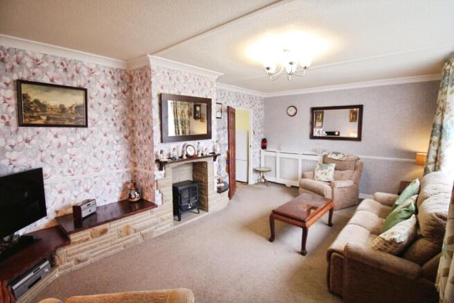 3 bed Semi-Detached Bungalow for sale Image 4