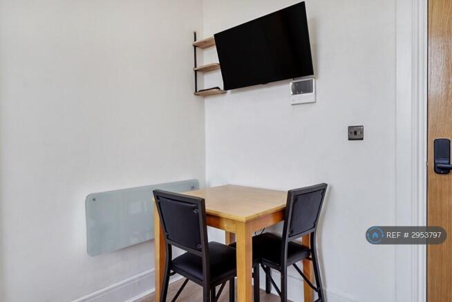 1 bed Flat to rent Image 9