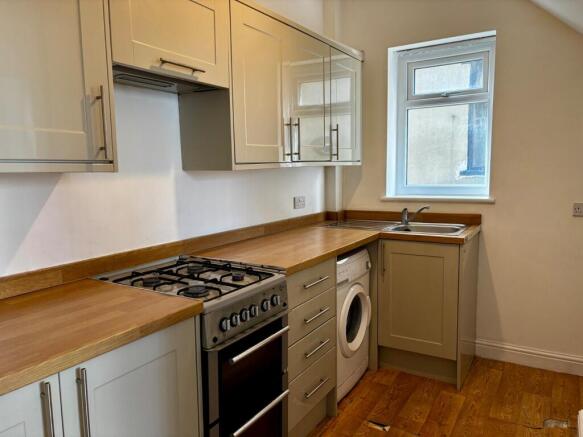 Neville Street, Marsh, Cleckheaton, BD19 photo 4