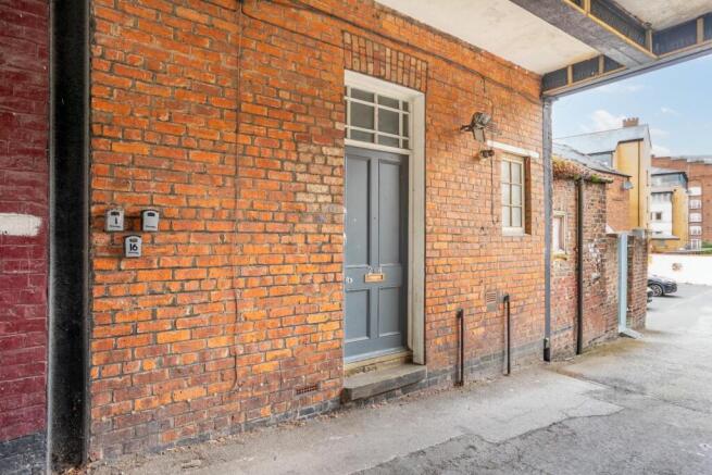 4 bed Town House for sale Image 11