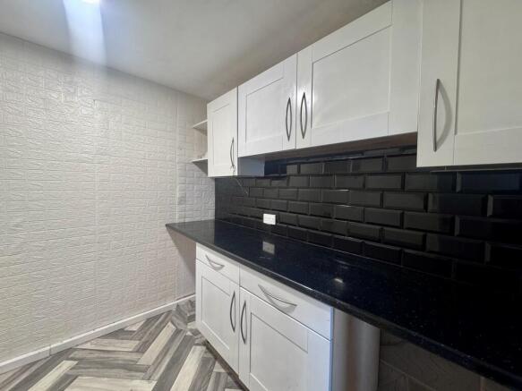 4 bed Detached to rent Image 8