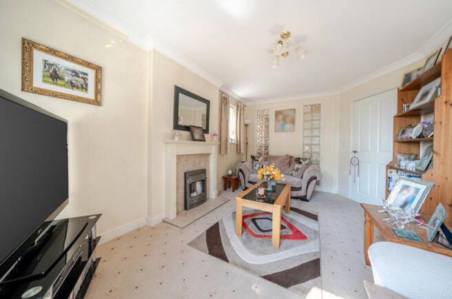 2 bed Flat for sale Image 5