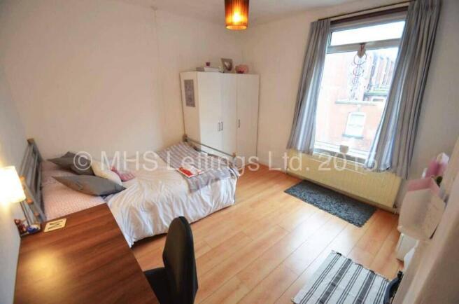 4 bed Terraced to rent Image 4
