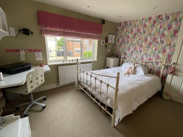 bed2.jpg