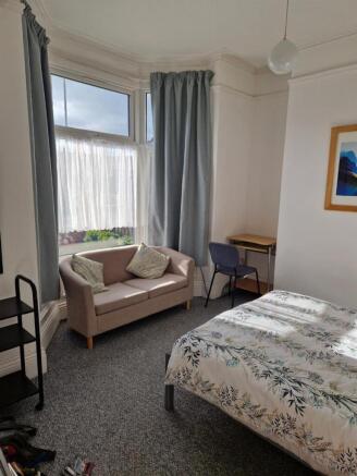 4 bed Terraced to rent Image 8