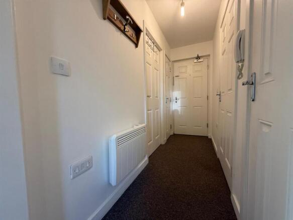 1 bed Apartment to rent Image 4