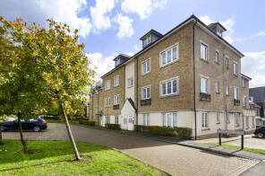 11, Allington Close, Farnham GU9 9EJ