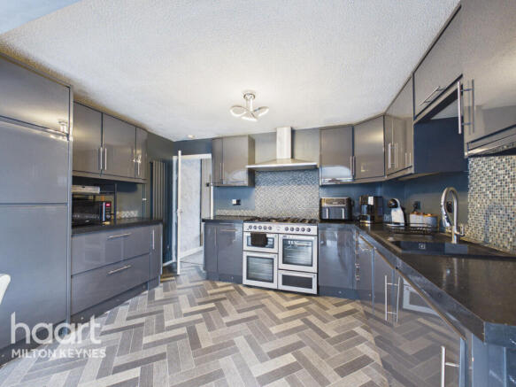 Hilliard Drive, Milton Keynes photo 4