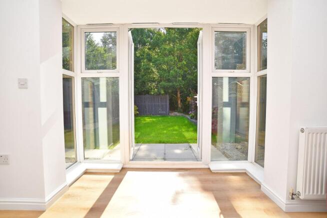 3 bed Town House for sale Image 5