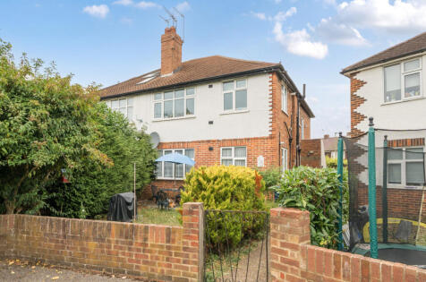 St. Wilfrids Close, Barnet, EN4