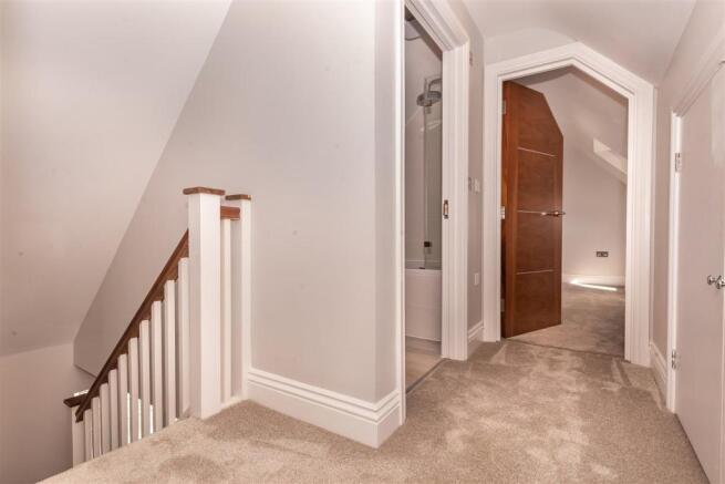 2 Abbotts Way (30).jpg